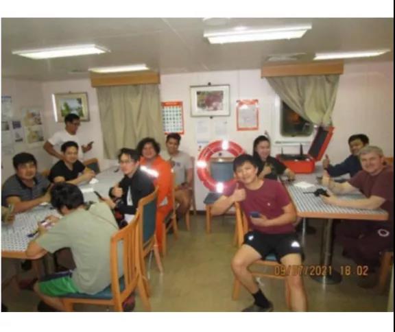 船员锚地堵疯, 港口wifi救火！小盒子挂船外, 船员上网嗖嗖嗖！...这个港口, 免费wifi会持续三年