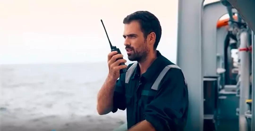 船员锚地堵疯, 港口wifi救火！小盒子挂船外, 船员上网嗖嗖嗖！...这个港口, 免费wifi会持续三年